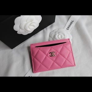 🚫SOLD🚫 AUTHENTIC CHANEL 21P CAVIAR CARD CASE